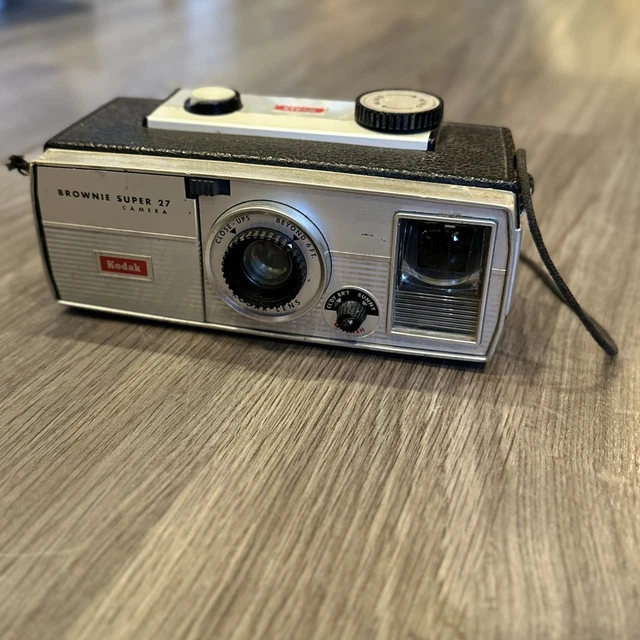 Kodak Brownie Auto 27 - Vintage 1960s Camera With Manual main image 0