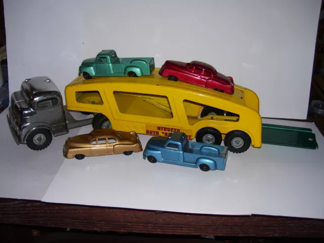 WOW HTF Vintage 1950's STRUCTO Toys Auto Transport Metal Hauler w Four Cars