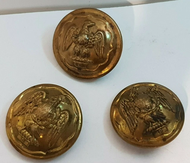 ROYAL IRISH FUSILIERS WW2 brass 19mm buttons by buttons ltd & Smith