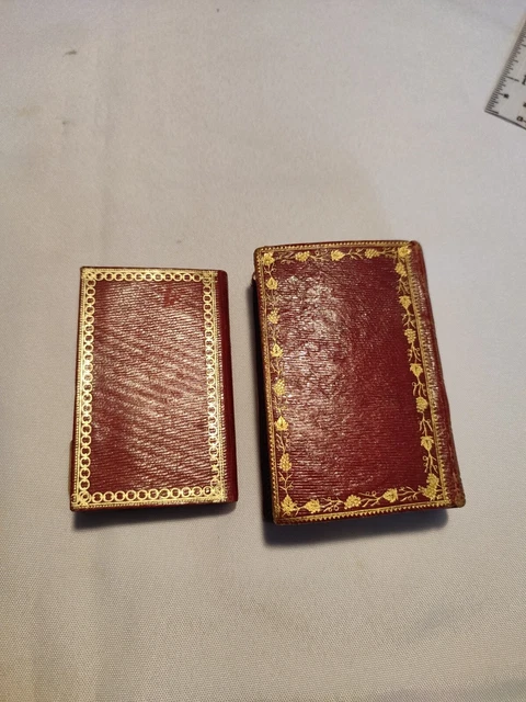 Lot de 2 livres anciens Reliure en Marocain rouge.