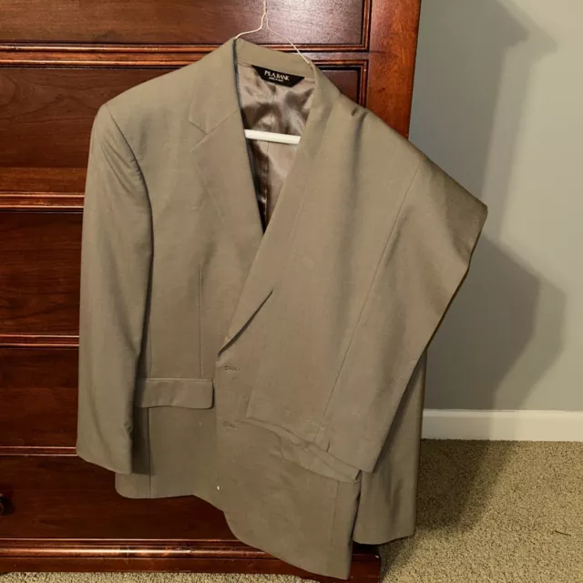 Jos A Bank Signature Men’s 41R Solid Khaki/ Tan Wool 2 Piece Suit