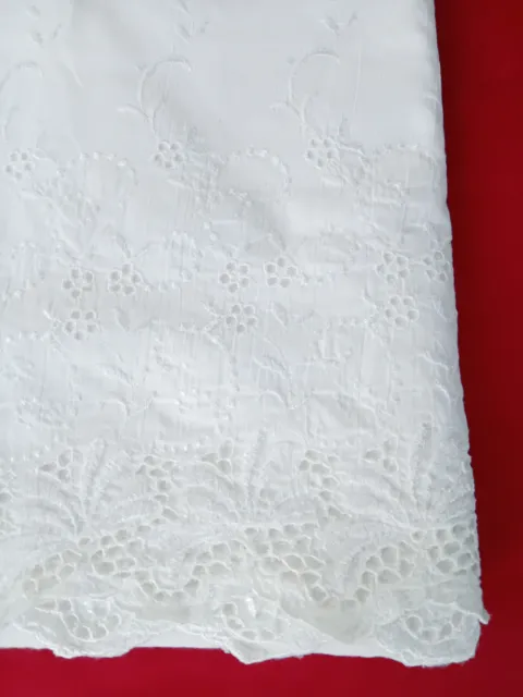 drap en coton blanc rabat broderie anglaise + 2 taies d'oreillers assorties