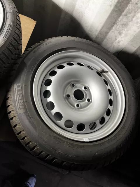 4 Stück Winterrad VW Bus T6 - 205/60 R16 96H - Pirelli Winter Sottozero 3