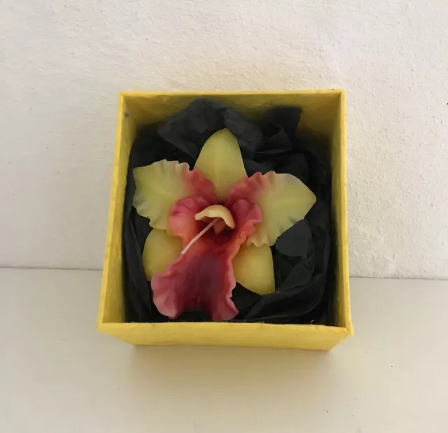 Large Orchid Shaped Floating Candle (002)