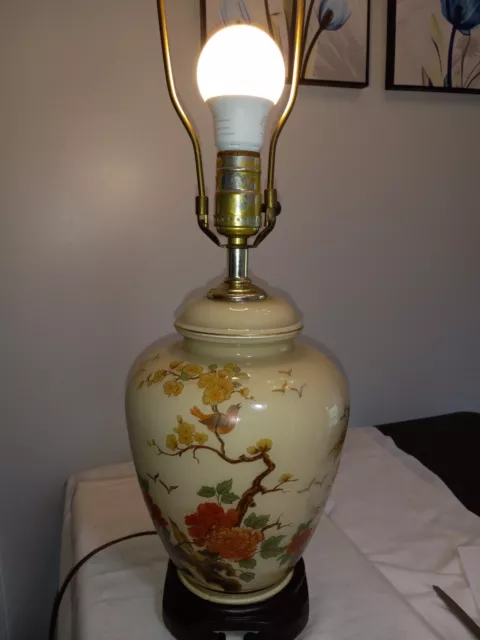 Vintage Late 20th Century Chinoiserie Hand Painted Ginger Jar Table Lamp.