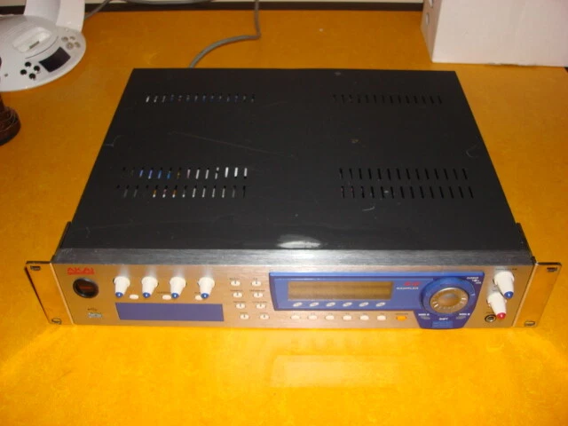Akai Z4 Z 4 Z-4 Sampler 20GB HD OS 1.45 512MB Ram