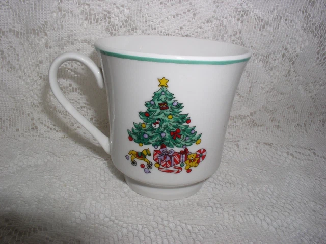 GIBSON CHINA CHRISTMAS Tree w/ Gifts NEW Cup Teacup Tea Coffee