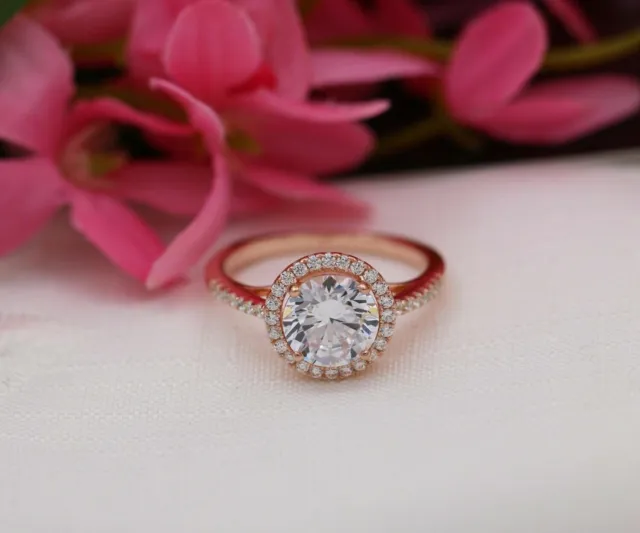2.20 Ct Round Cut Simulated Diamond Women's Wedding Ring In 14k Rose Gold Plated