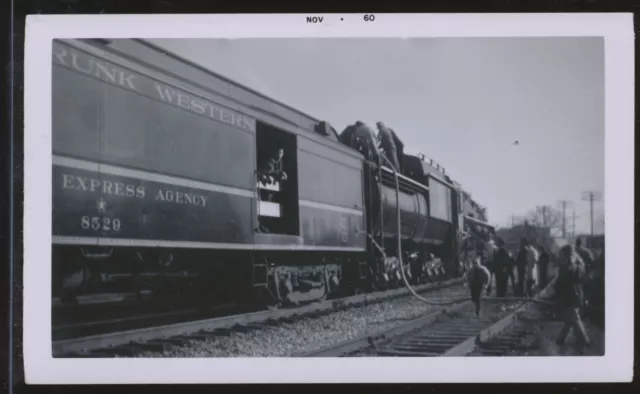1960 Grand Trunk Western GTW Rwy Express Agency Car #8529 - B&W Railroad Photo
