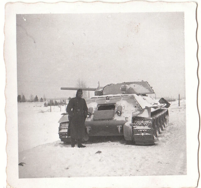 FOTO T 35 Panzer auf Autobahn bei Ghatoh Tank 52 Tonnen Kettenfahrzeug