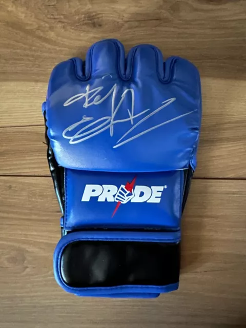 Fedor Emelianenko Signed Autograph Pride Glove COA Beckett BAS Witnessed WT49654 Fedor Emelianenko Signed Autograph Pride Glove COA Beckett BAS Witnessed WT49654