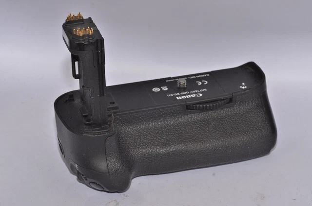 Canon BG-E11 Dual Battery Grip for 5DMKIII/5DS/5DSR (2902001208)