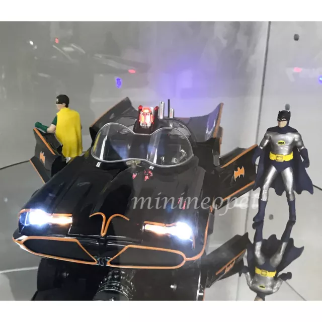 JADA 98625 TV SERIES 1966 CLASSIC BATMOBILE 1/18 w  LIGHT & BATMAN ROBIN FIGURES