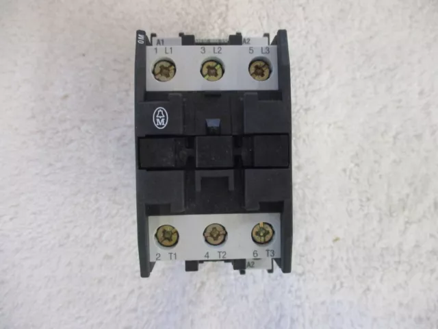 NEW Klockner Moeller Contactor 110/120V 50/60Hz    DIL0M