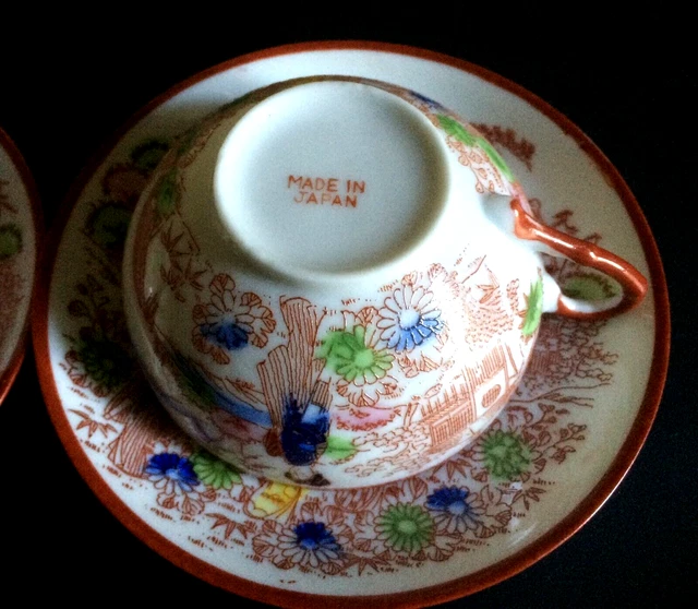 paire tasses et soucoupes anciennes en porcelaine japonaise fine coquille d'œuf
