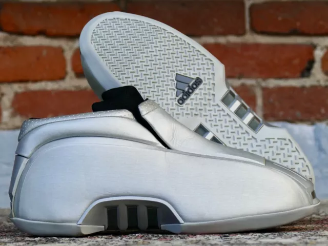 Kobe bryant deals moon shoes