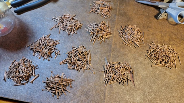 900 VINTAGE, 1 ” LONG SOLID COPPER NAILS, 3/32" SHANK--13/64" WIDE head Unused