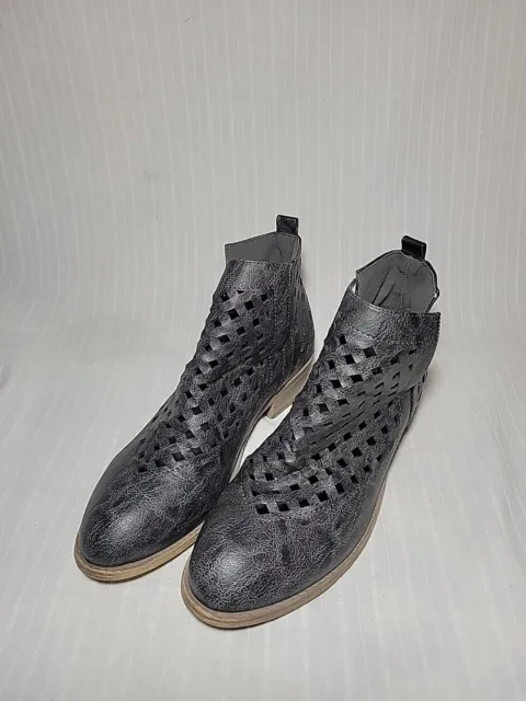 Vince Camuto Phortiena Ankle Boots Boot Dark Gray Perforated  Size 10 M
