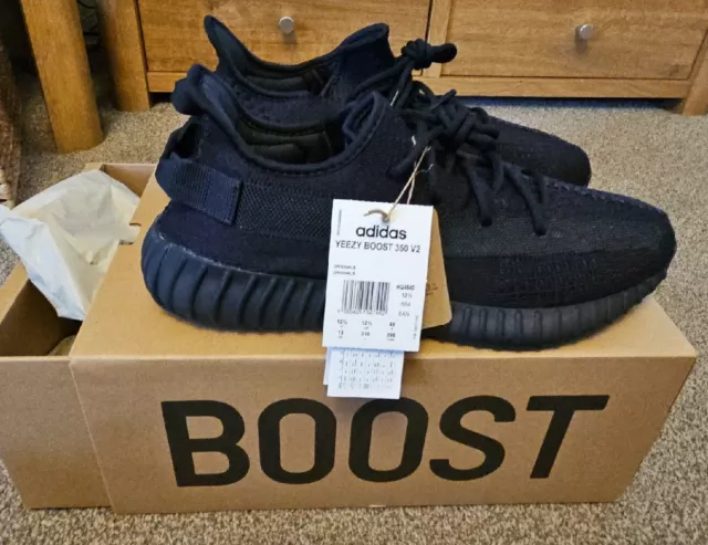 ADIDAS YEEZY BOOST 350 V2 onice triplo nero nuovo con scatola uk 12 5 us 13 calzini inclusi EUR 294 10 PicClick IT