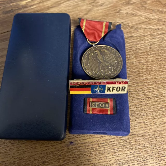 Orden  Einsatzmedaille der Bundeswehr  KFOR mit Etui und Bandspange  BW113