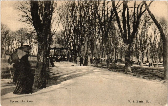 CPA NEVERS - Le Parc (457046)