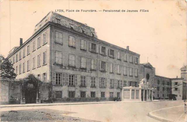 CPA Lyon place de Fourvière pensionnat de jeunes filles (129796)