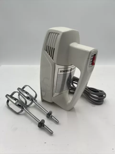 https://www.picclickimg.com/2kcAAOSw7b9lPXLj/Vintage-GE-General-Electric-3-speed-Hand-Mixer-56M17.webp