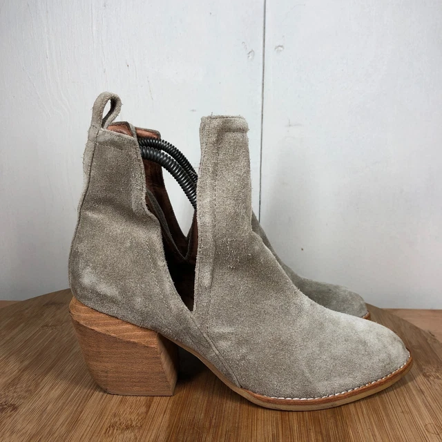 Jeffrey Campbell Boots Womens 7 Orwell Shoe Gray Suede Cut Out Block Heel Casual