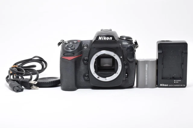Lot Nikon D300s – Boîtier + 2 Objectifs + Flash + Sac + Accessoires (occasion)