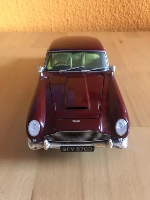 modellautos 1:18 defekt Aston Martin DB5  1963 Hinterachse schwergängig