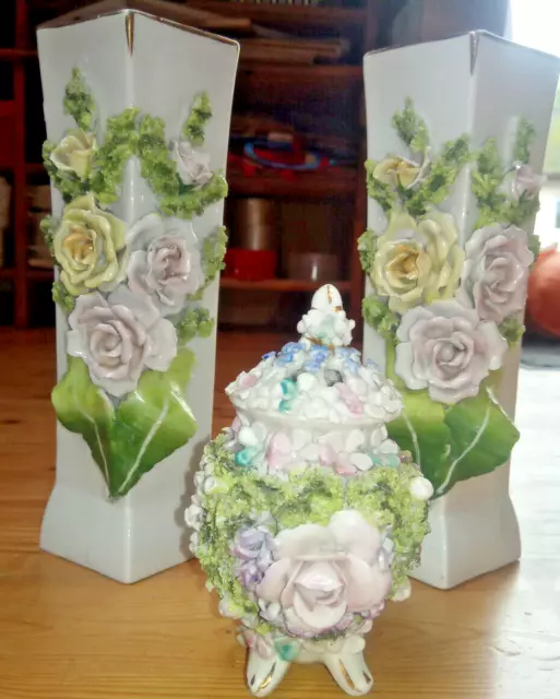 Nostalgie Vasen-Set 3-teilig mit Blütenvase Prunkvasen aufgesetzte Blumen