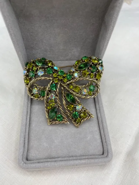 Large Vintage Signed Weiss Green Brooch Pin unusual and stunning