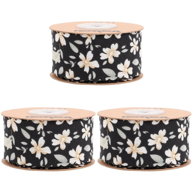 3 rouleaux de motif de fleurs présentent ruban de ruban de ruban de cadeau