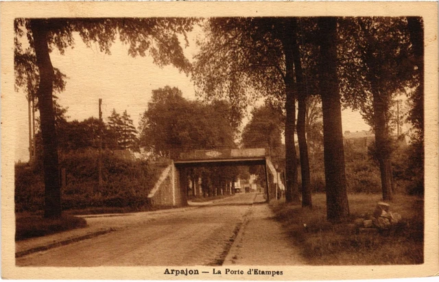 CPA Arpajon La Porte d'Etampes FRANCE (1372046)