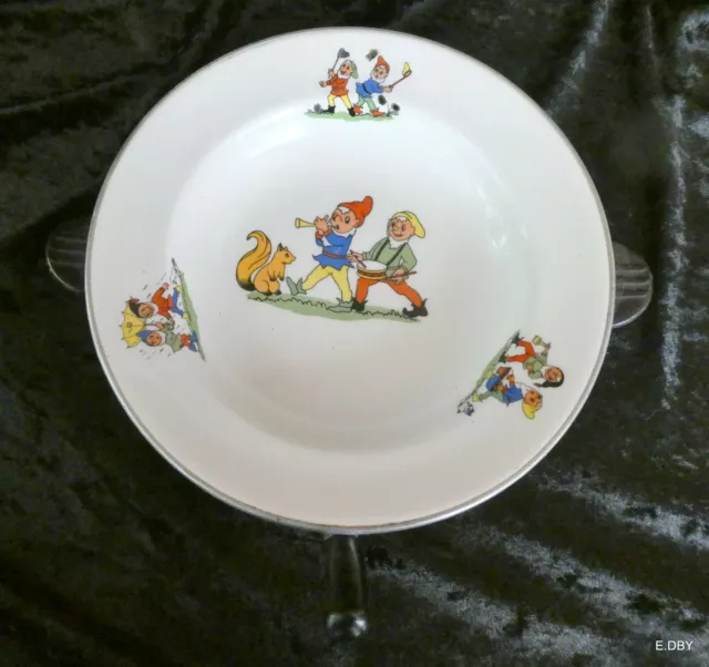 ancienne ASSIETTE CHAUFFANTE A BOUILLIE DE NAINS MUSICIENS     n°14