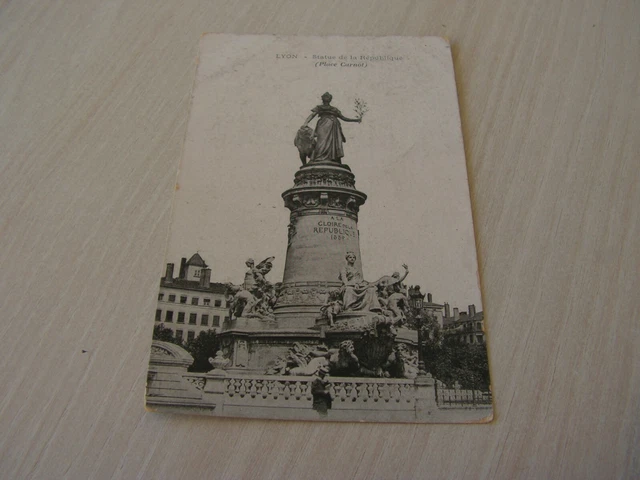 carte  postale  lyon  place carnot   ( ref46 L )