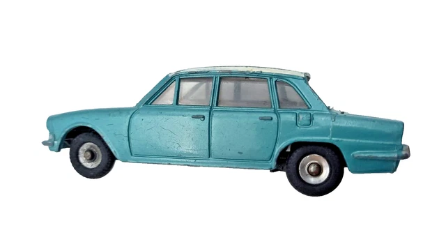 Dinky Toys 135 Triumph 2000.