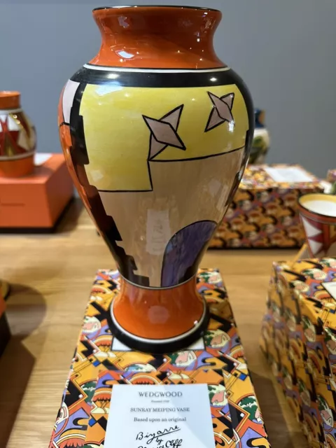 clarice cliff wedgwood Vase