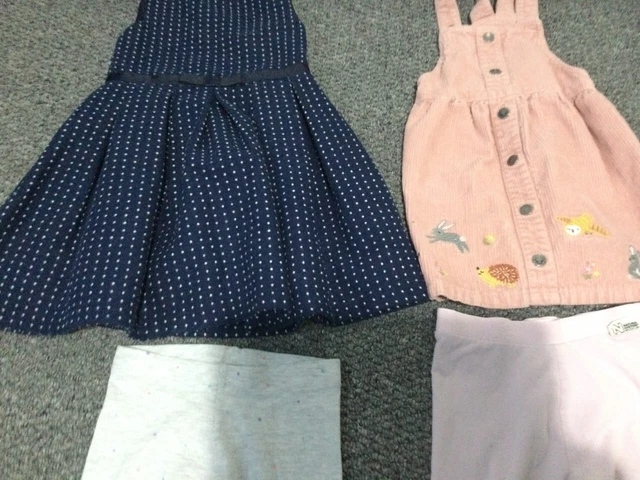 Girls clothes bundle age 2 - 3 years 7 Items See List 3