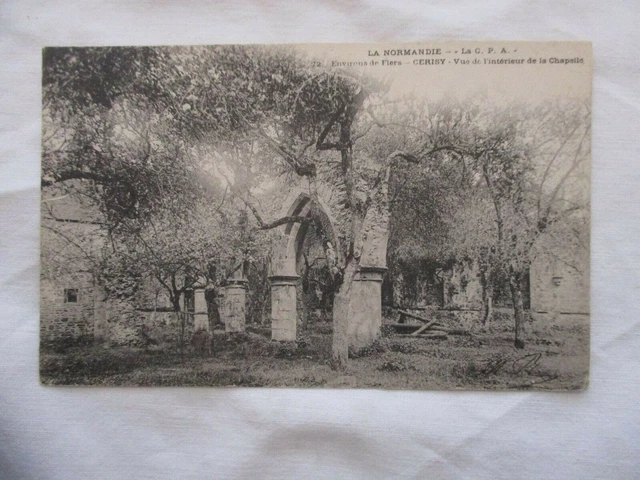 Cpa Orne 61 Environs De Flers Cerisy Vue De L'interieur De La Chapelle