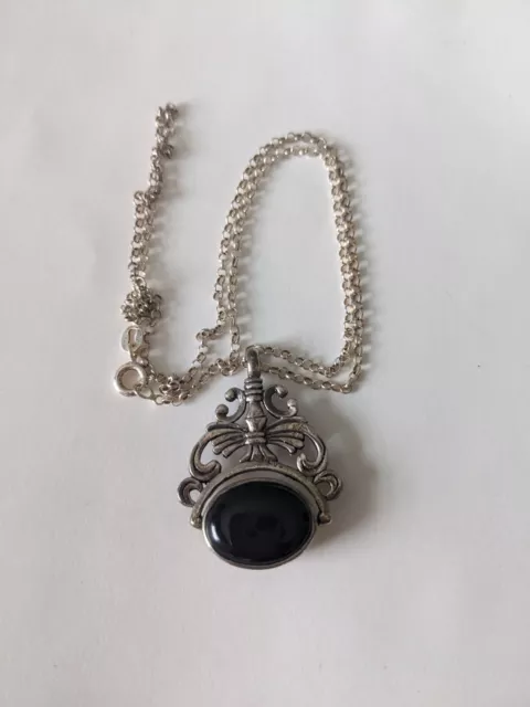 Black and white swivel pendant necklace vintage