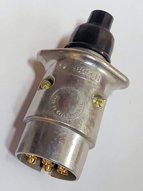 Steckdose 2-polig ISO 4165, 6-42V 16A. Für Handlampe, Kühlbox, Funk