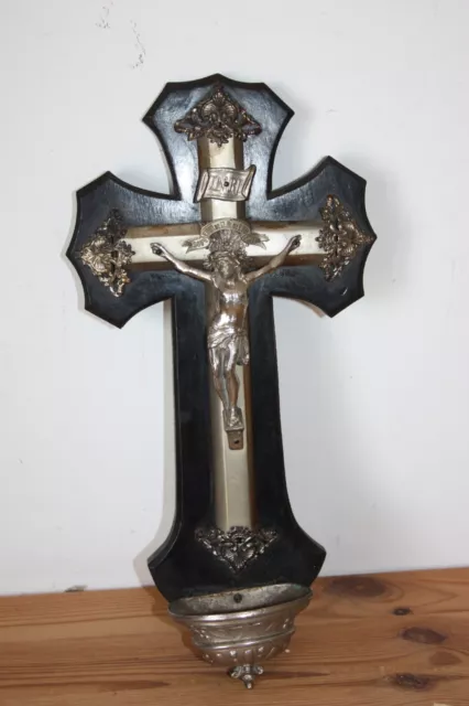 Bénitier Crucifix ancien Napoléon 3 Souvenir de Notre Dame de Lourdes