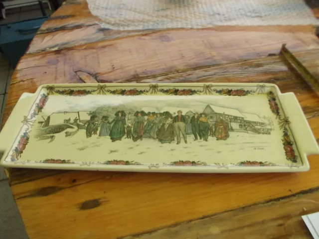 Plat à cake en Faïence de Sarreguemines Obernai - décor Alsaciens par H LOUX