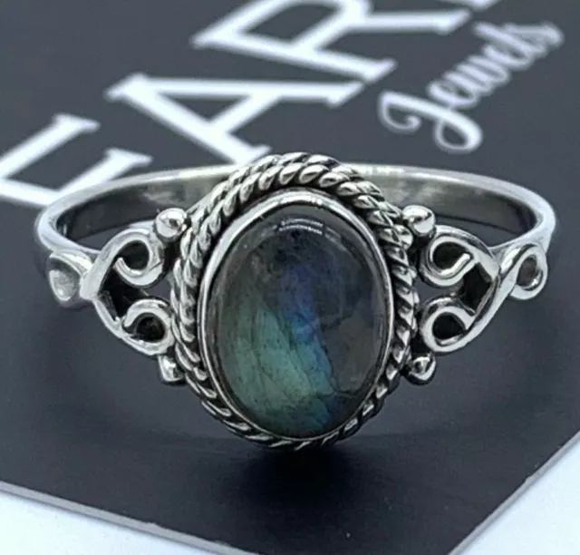 925 Sterling Silver Ladies Labradorite Oval Cabochon Gemstone Ring Boxed Jewelry