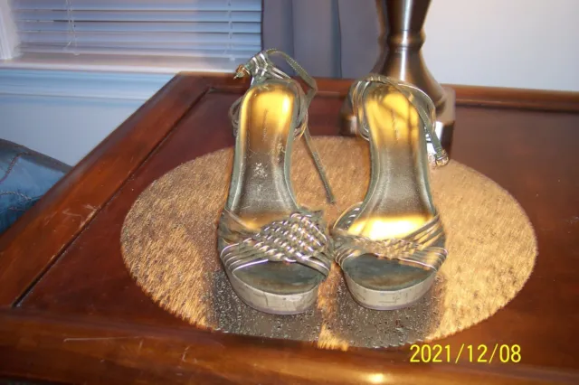 Amanda Smith 8.5 M Cork, Olive & Gold Dress Shoes Very Nice Condition!!!