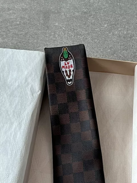 Cravatta Louis Vuitton Autentica Edizione Limitata Damier Lv Mountain Collezione 3