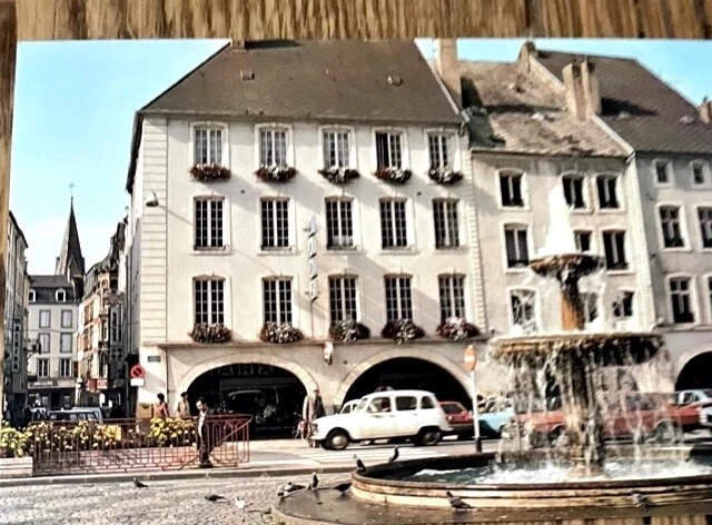 CPA 57 THIONVILLE Place du Marché - Arcades Magasin Marx DIEDENHOFEN Ed. Europ 2
