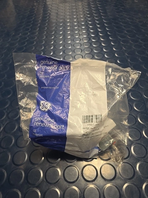 thumbnail interactive-video image 1 of GE WR57X10033 Genuine OEM Refrigerator Water Valve - Single Outlet With Quick Connect For Ice Maker & Dispenser 1 of 6