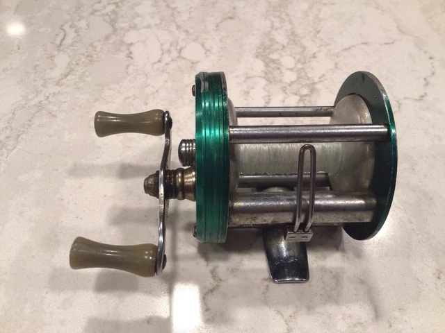 VINTAGE BRONSON GREEN Hornet 2200 Bait Casting Fishing Reel TESTED